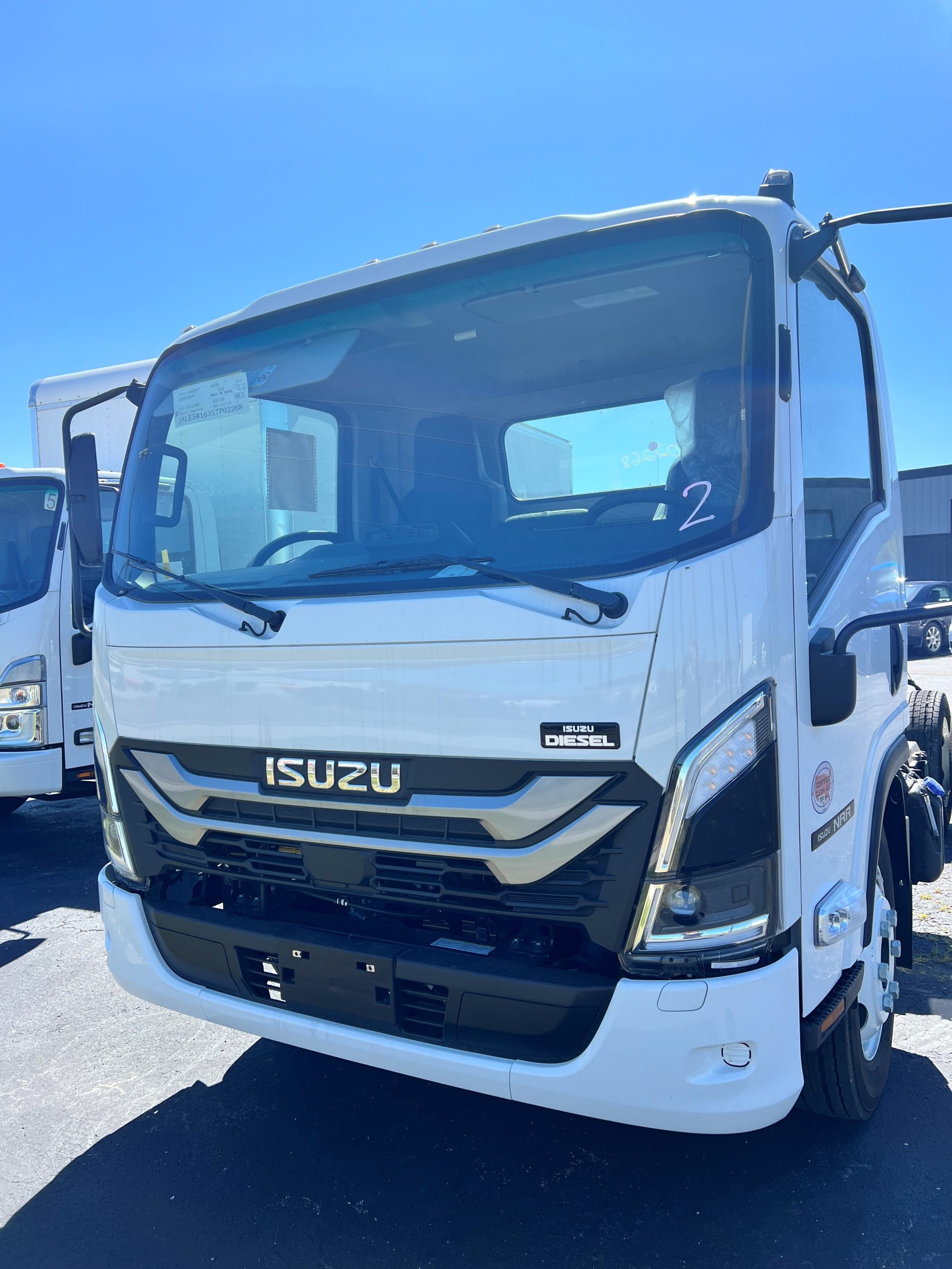 2025 Isuzu NRR - image 1 of 6