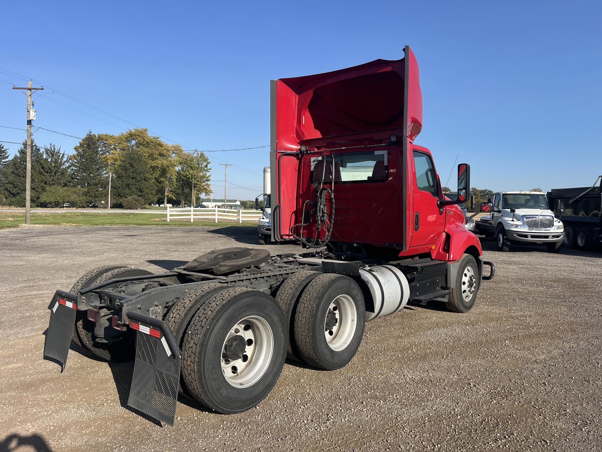 2019 INTERNATIONAL LT - image 3 of 6