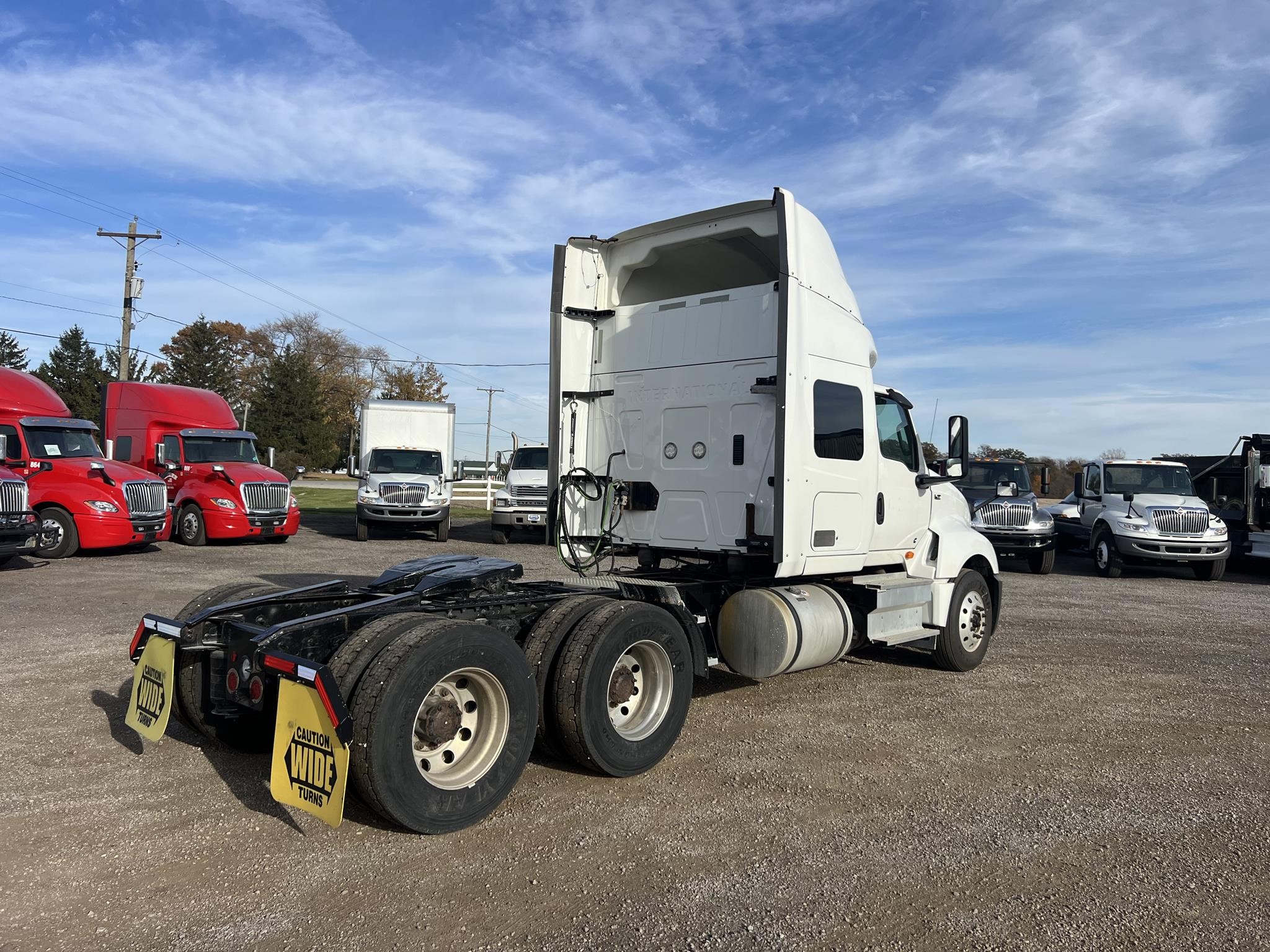 2019 INTERNATIONAL LT - image 3 of 6