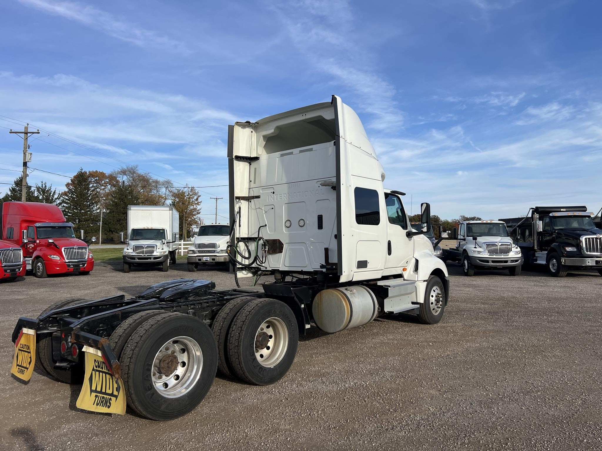 2019 INTERNATIONAL LT - image 5 of 6