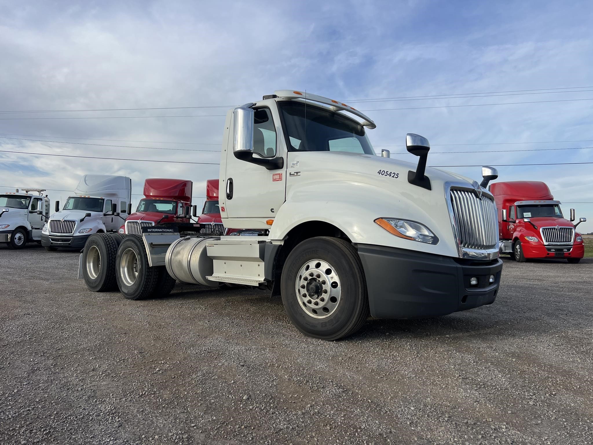 2019 INTERNATIONAL LT - image 1 of 6