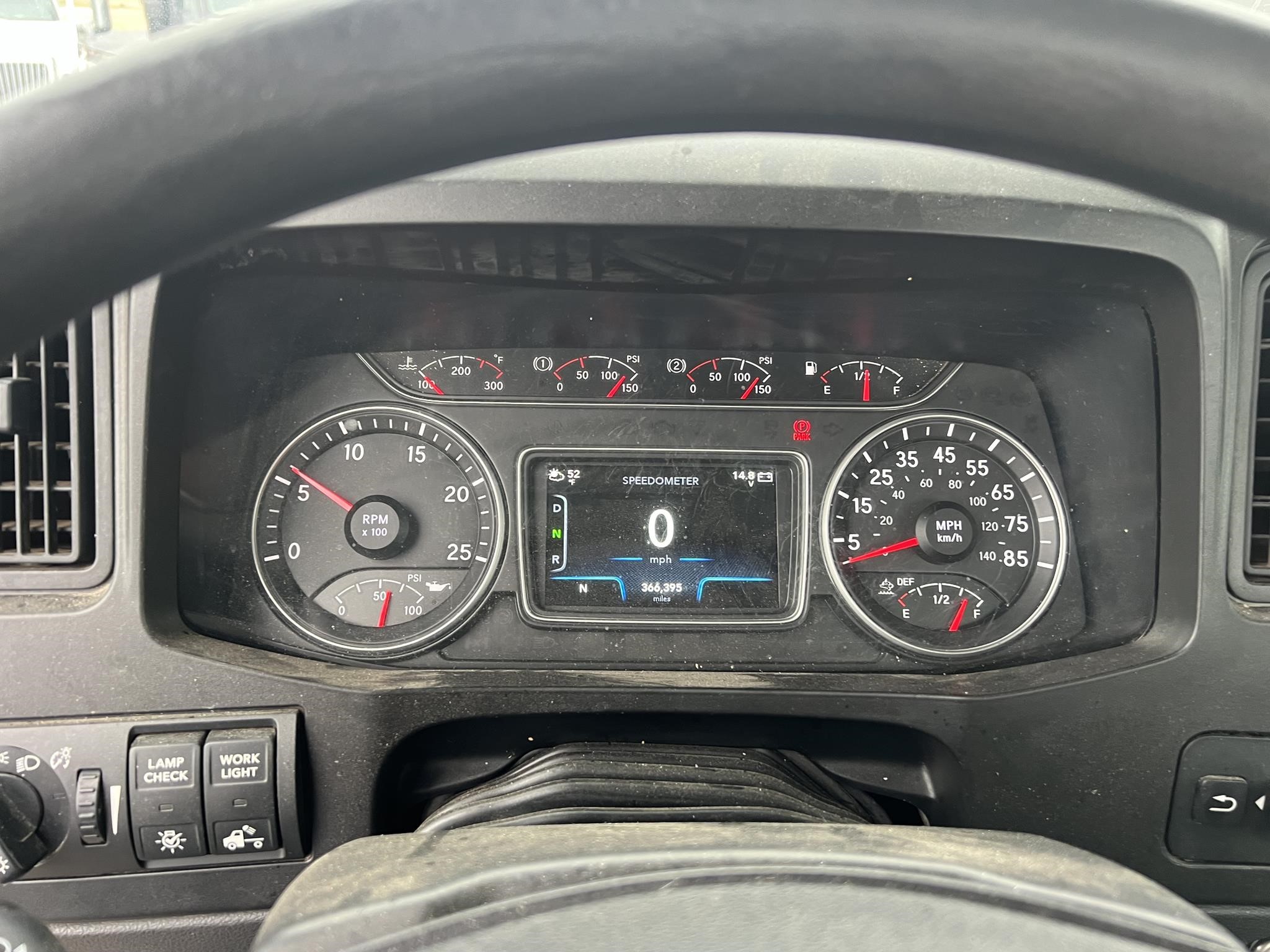 2019 INTERNATIONAL LT - image 4 of 6