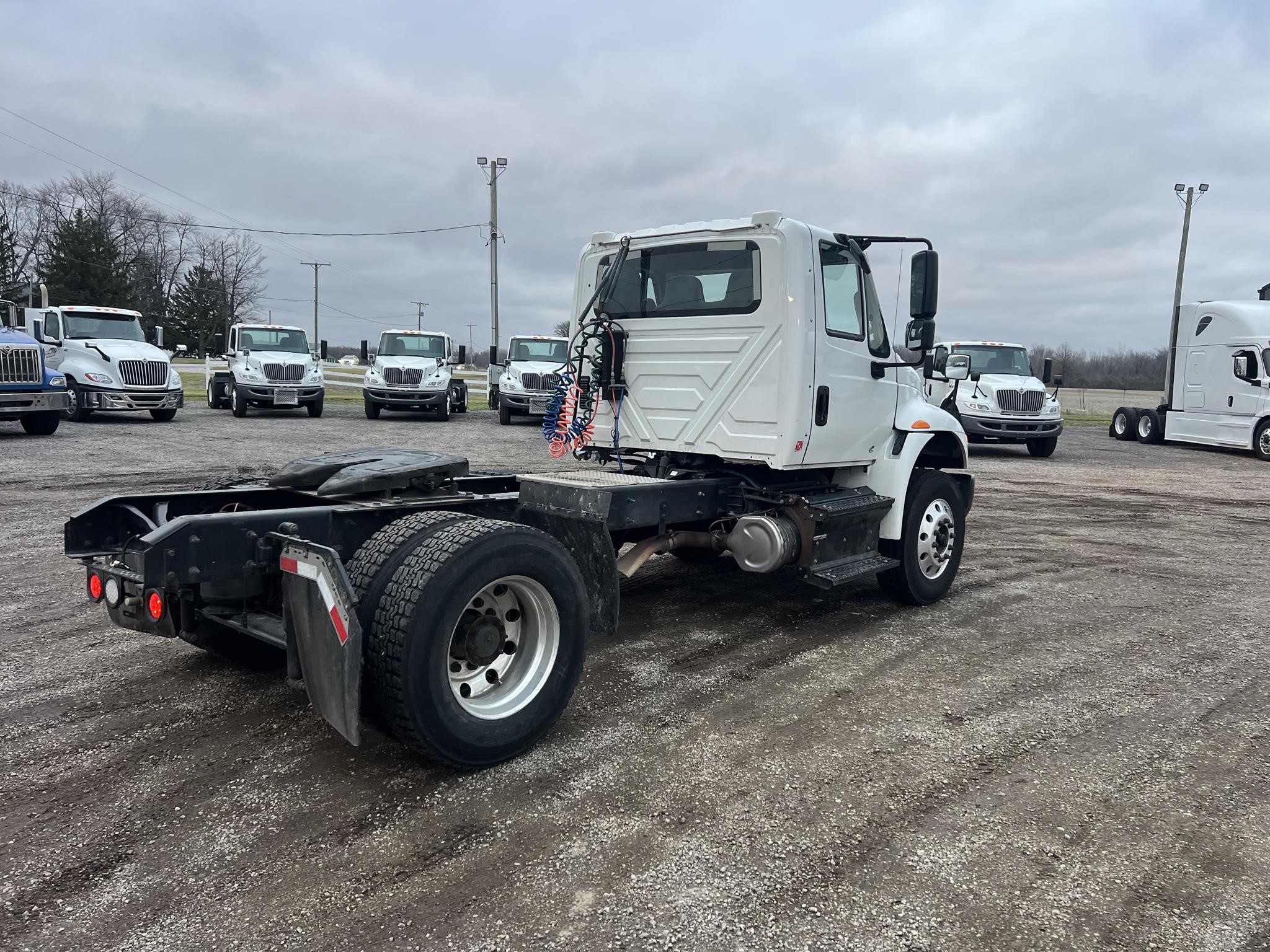 2019 INTERNATIONAL DURASTAR 4400 - image 5 of 6