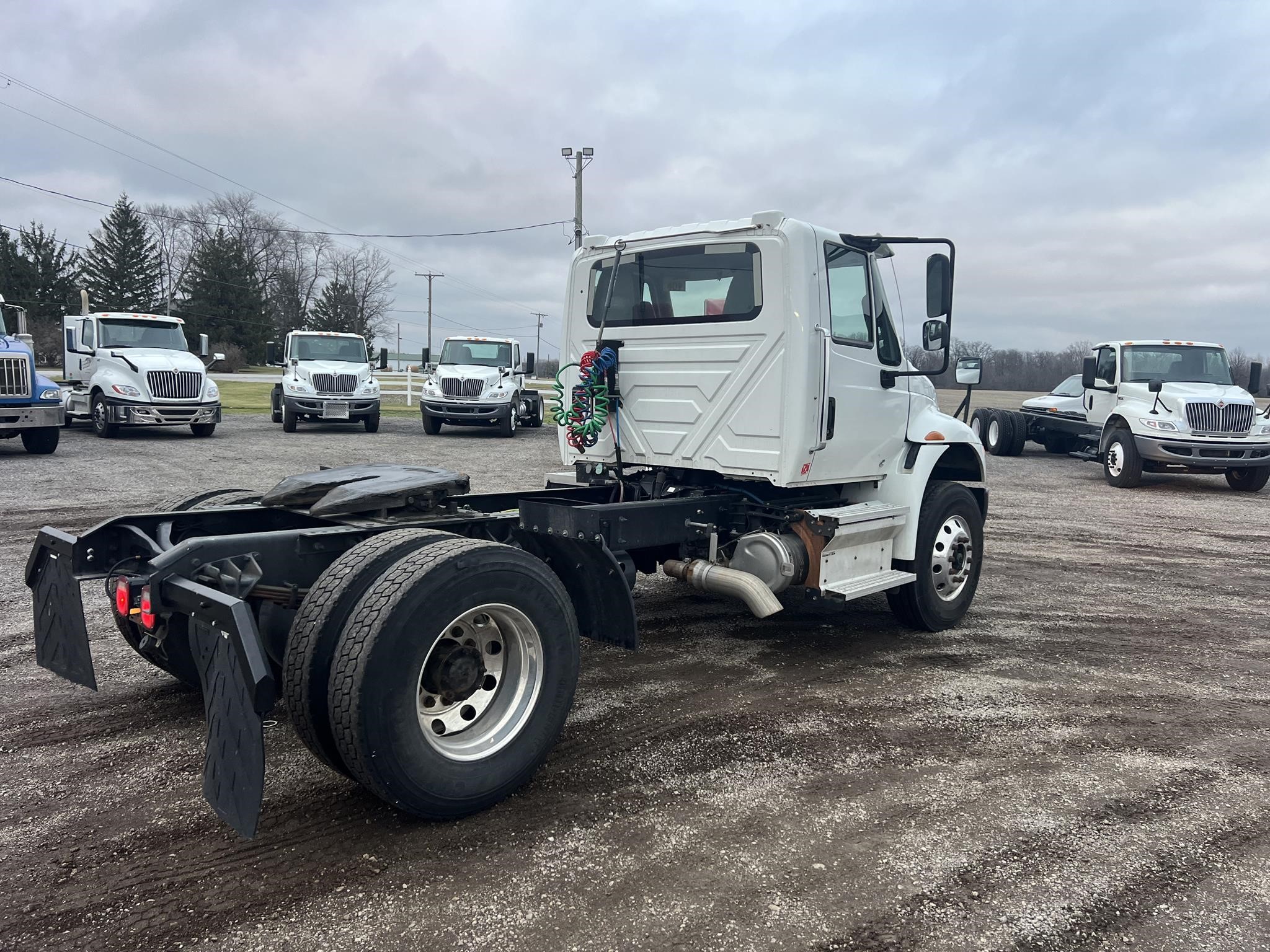 2019 INTERNATIONAL DURASTAR 4400 - image 4 of 6