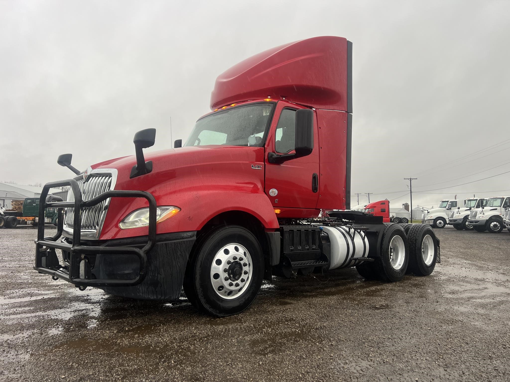 2019 INTERNATIONAL LT - image 1 of 6