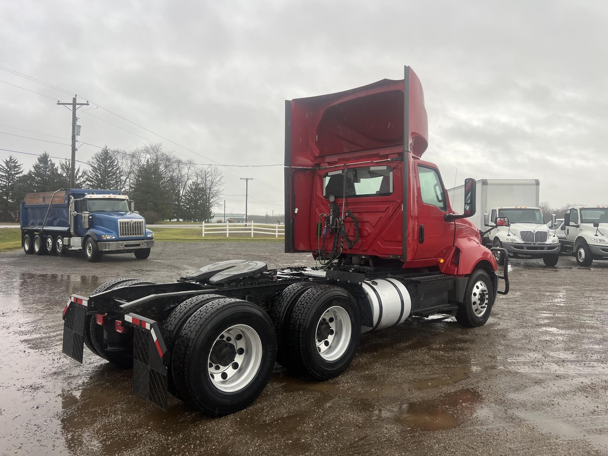 2019 INTERNATIONAL LT - image 4 of 6