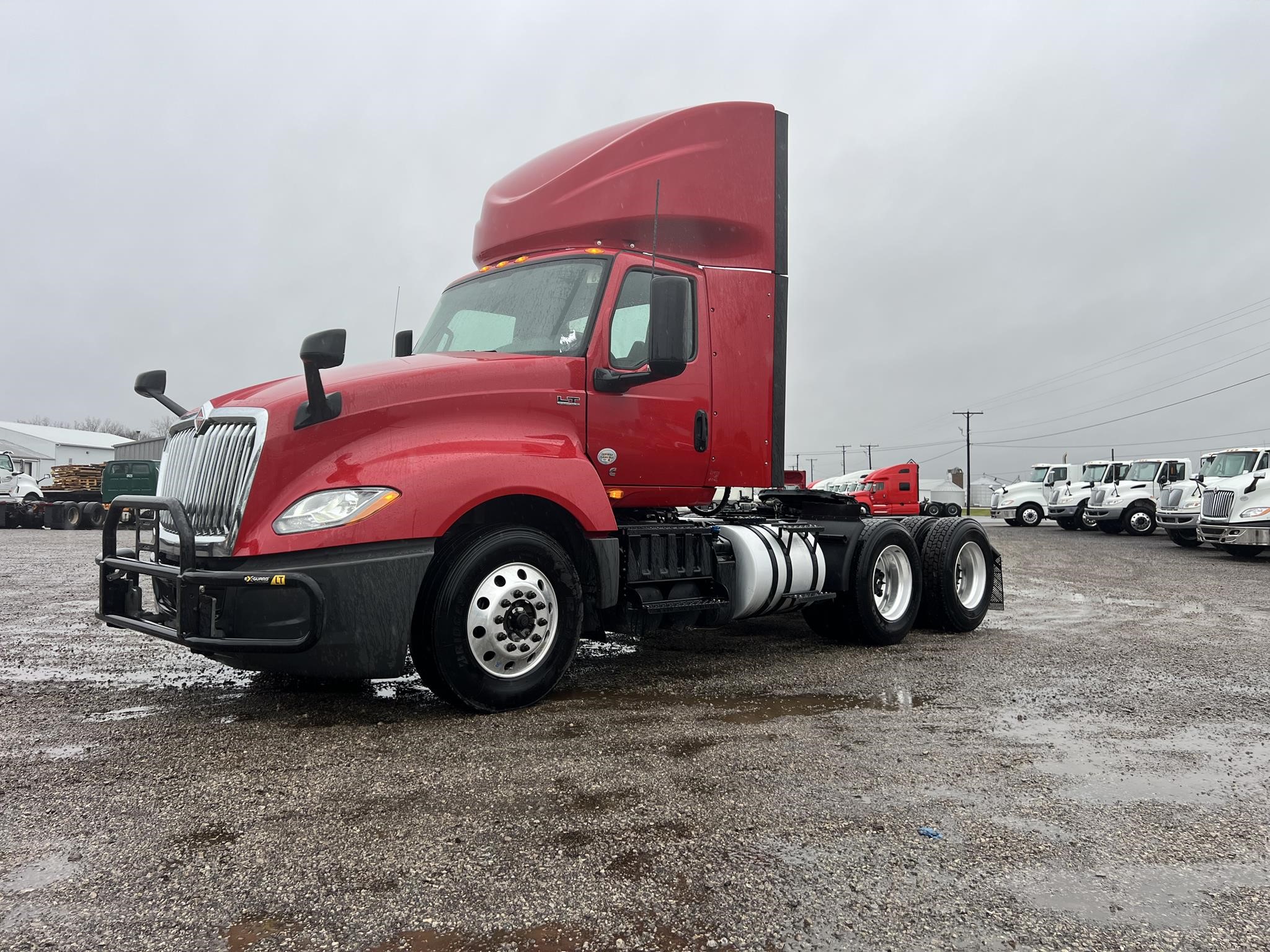 2019 INTERNATIONAL LT - image 1 of 6