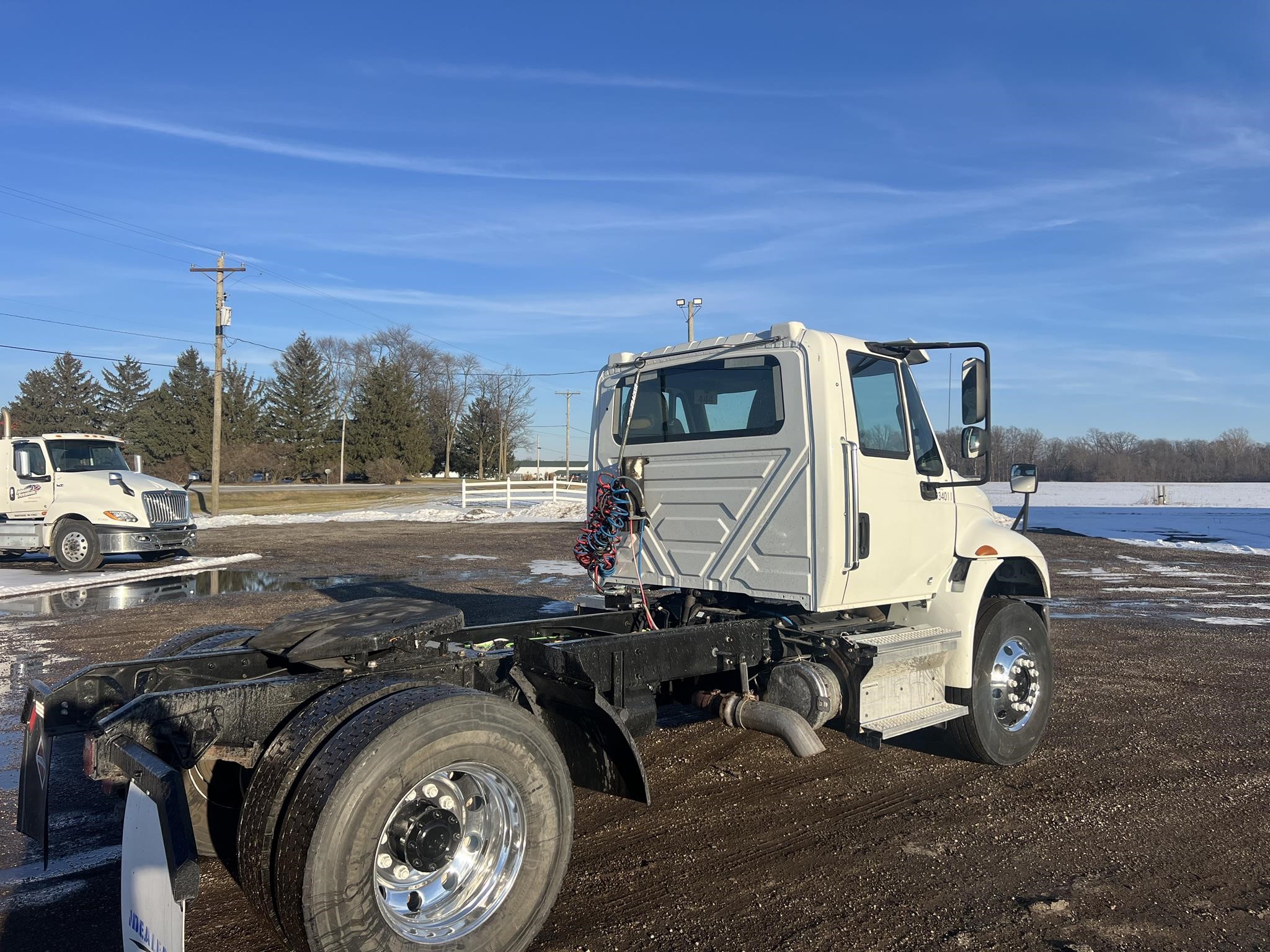 2019 INTERNATIONAL DURASTAR 4400 - image 5 of 6