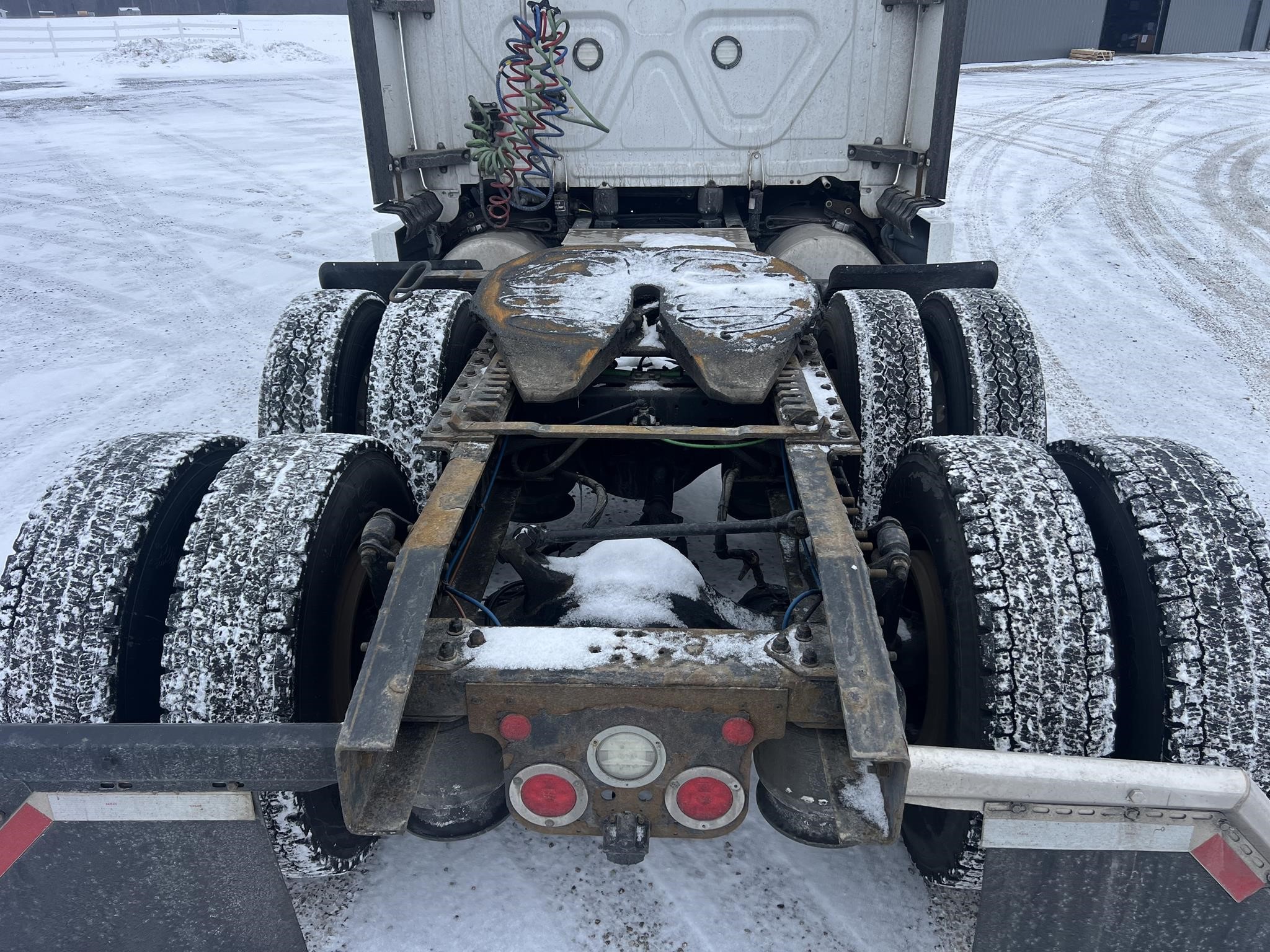 2018 FREIGHTLINER CASCADIA 126 - image 5 of 6